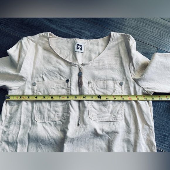 Anne Klein 55% linen short sleeve blouse quarter zip detail beige/ neutral - Picture 7 of 10
